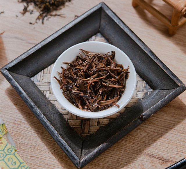 EXPORT REFINED DARK GREEN TEA 